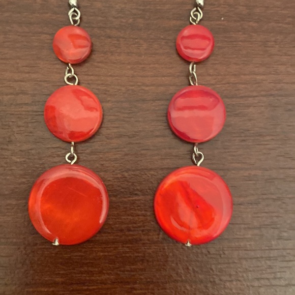Red earrings - Picture 2 of 3
